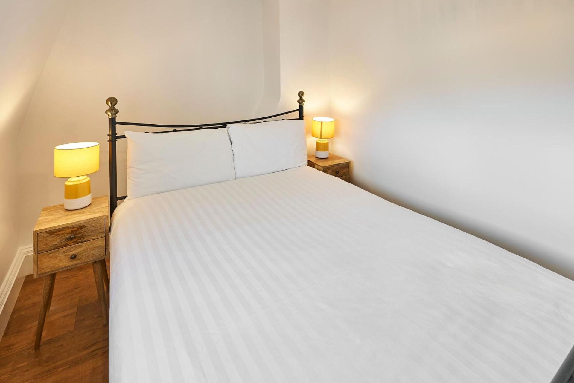Host & - Bedford Street Brighton